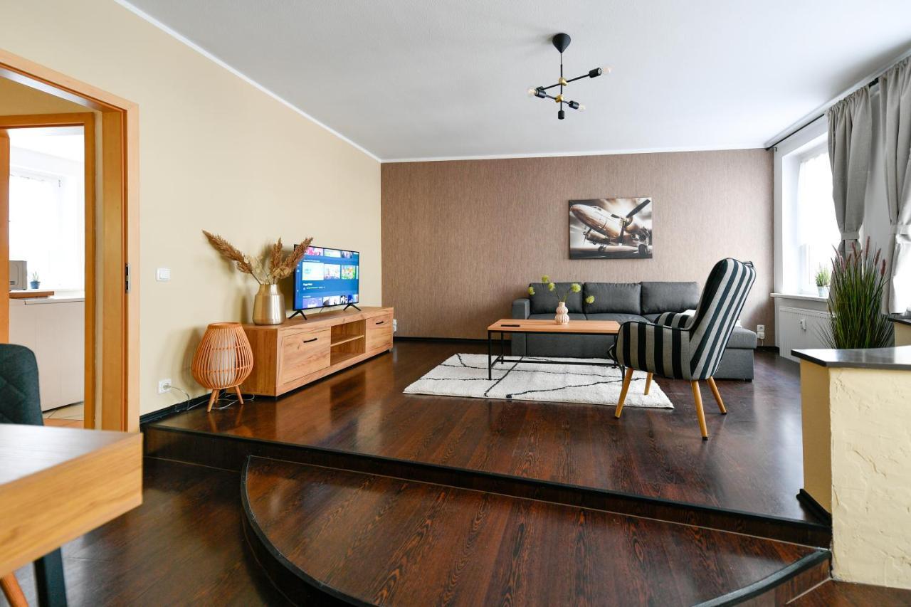 Modernes Altmarkt Mit Parkplatz 4 Gaeste 55qm Waschmaschine Wlan Netflix Terrasse *